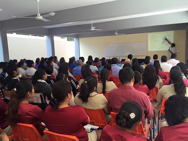 Estancia académica de Félix Berrouet en la Escuela Normal Regional de la Montaña, Guerrero.